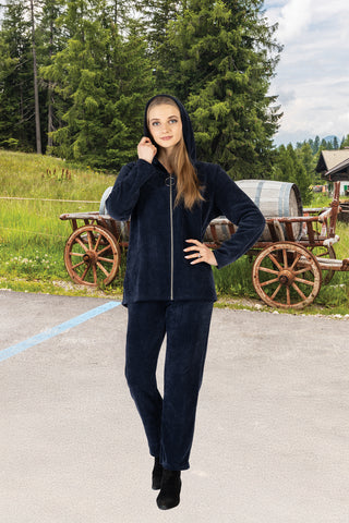 Women's zip-up hoodie top with hood and ring-pull zipper – cozy loungewear and travel wear